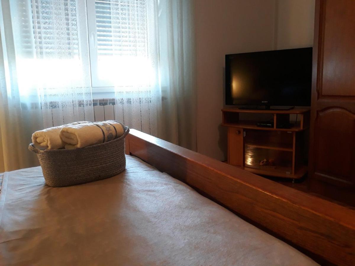 Apartment Nevia Fazana Bagian luar foto
